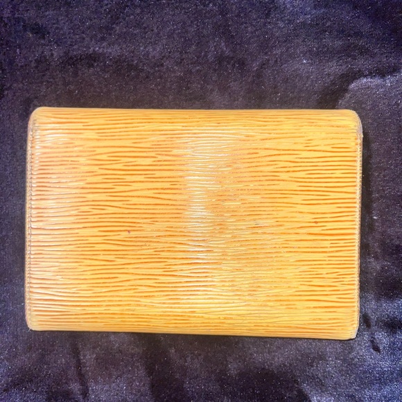 Louis Vuitton epi leather wallet - Picture 12 of 12